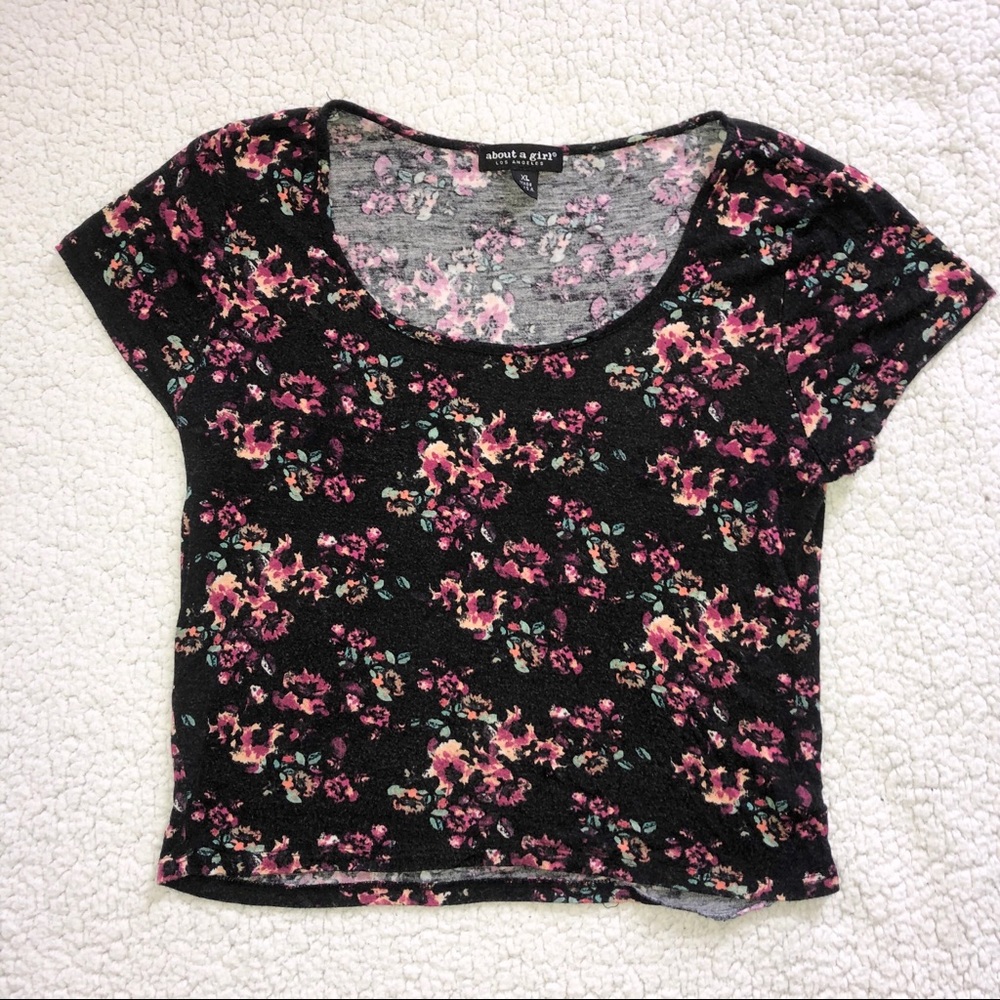 🌴Floral t-shirt